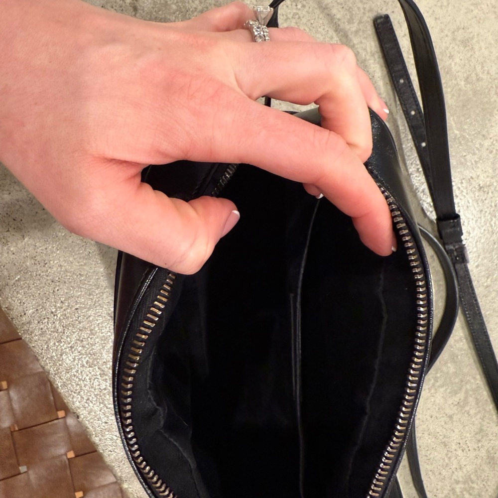 Saint Laurent Crossbody - Picture 8 of 11